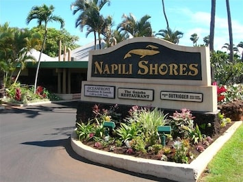 Napili Shores Resort