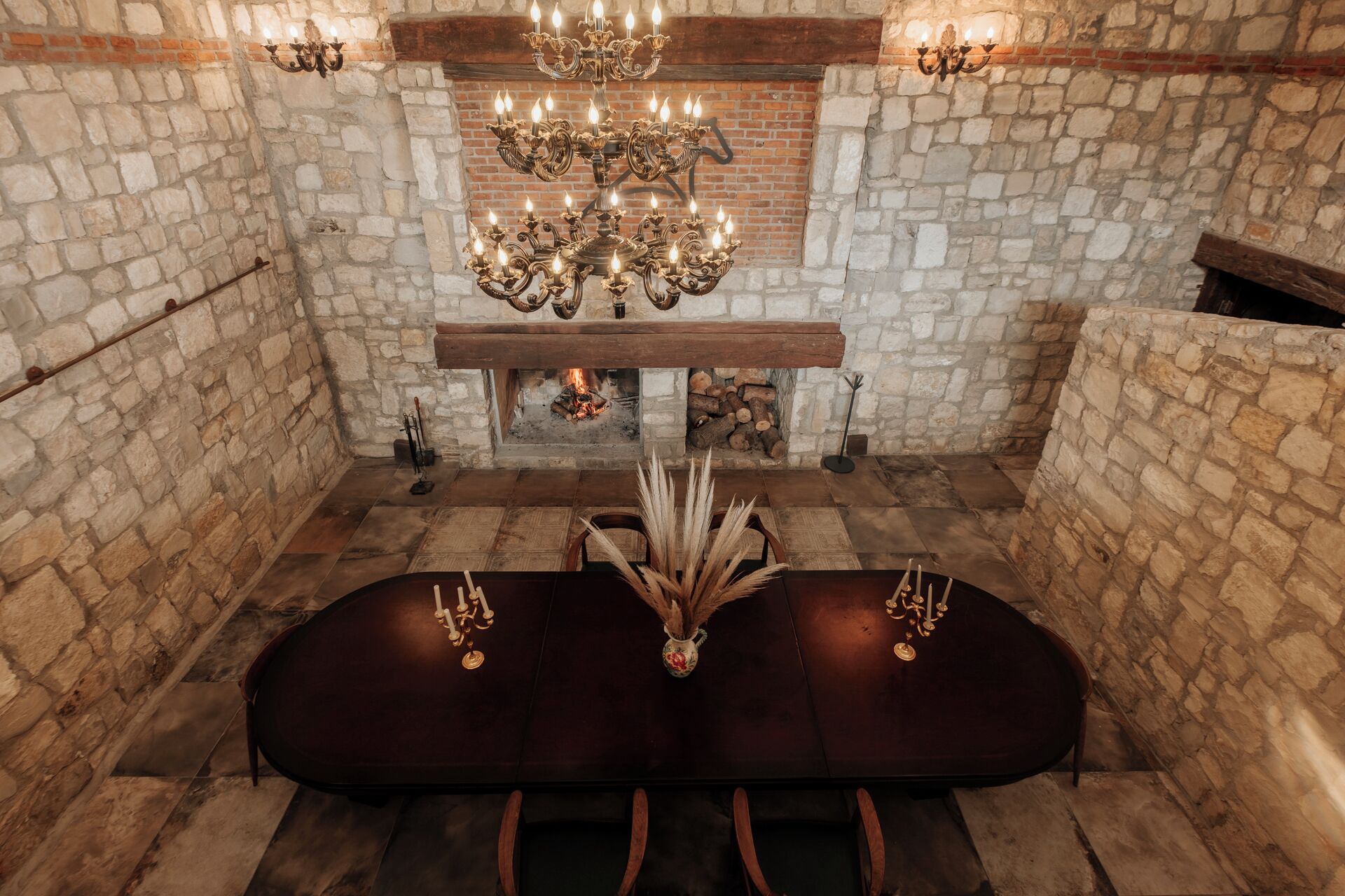 breakfast, lunch, dinner served; garden views