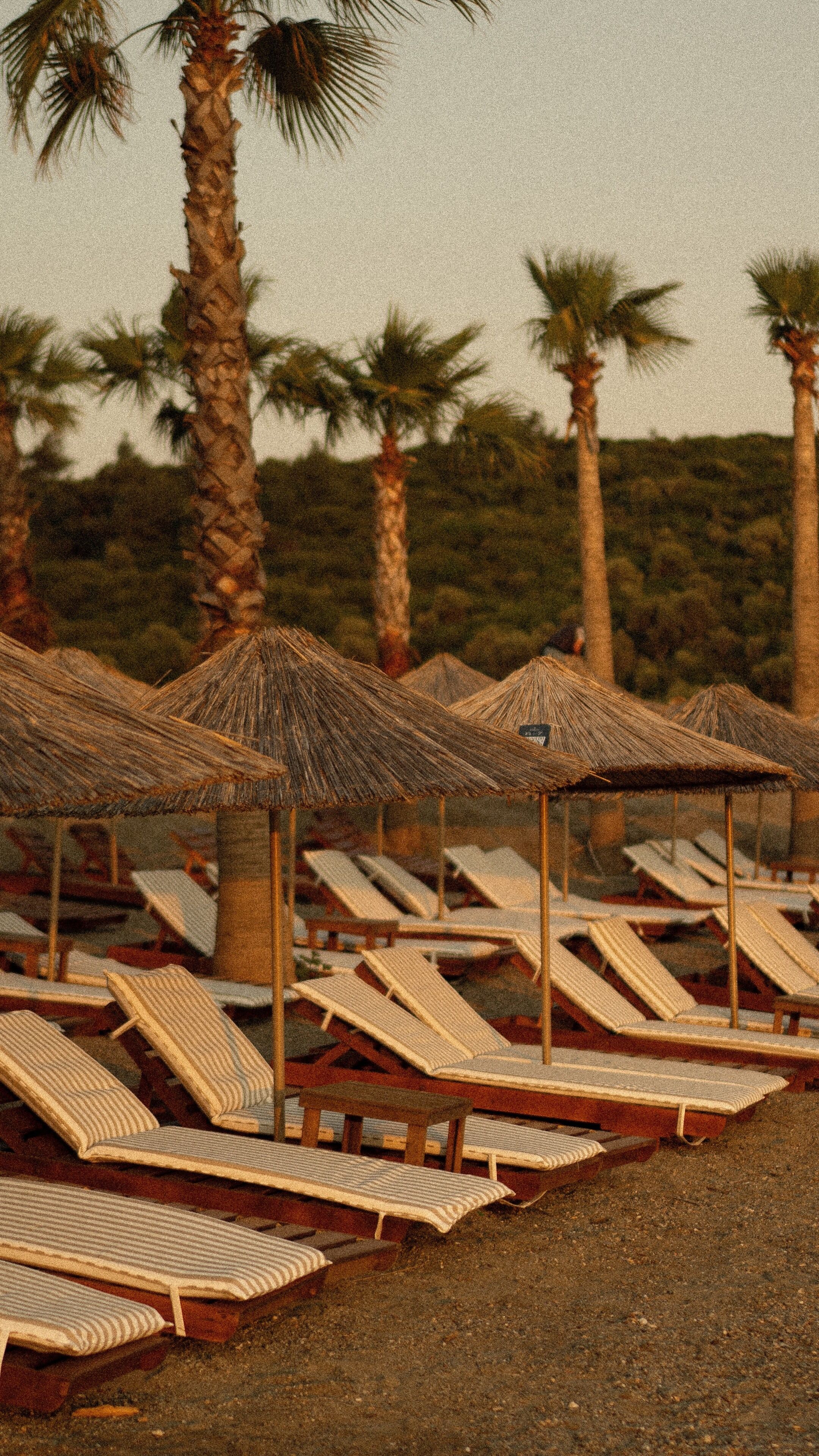 Playa privada en los alrededores y playa de arena negra 