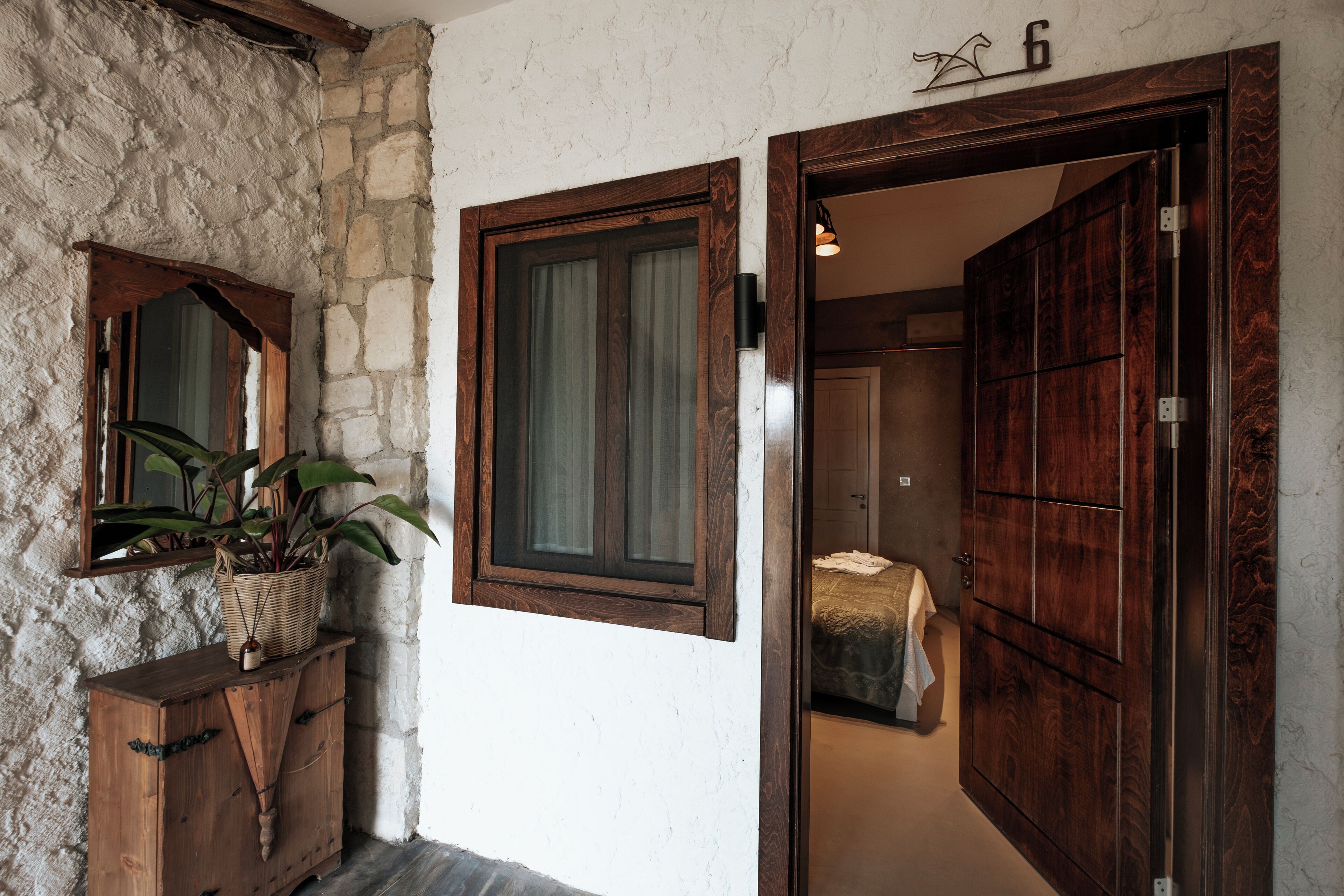 classic room | individually decorated, individually furnished, desk, free wifi