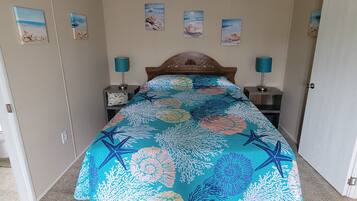 2 bedrooms, iron/ironing board, free WiFi, bed sheets