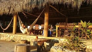 Unclassified image, 5 of 75, button