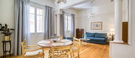 Exclusive Apartment | Dining room