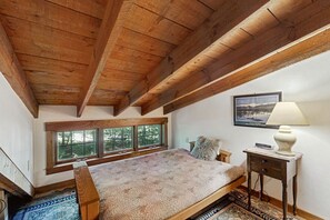 3 slaapkamers, een strijkplank/strijkijzer, internet, beddengoed