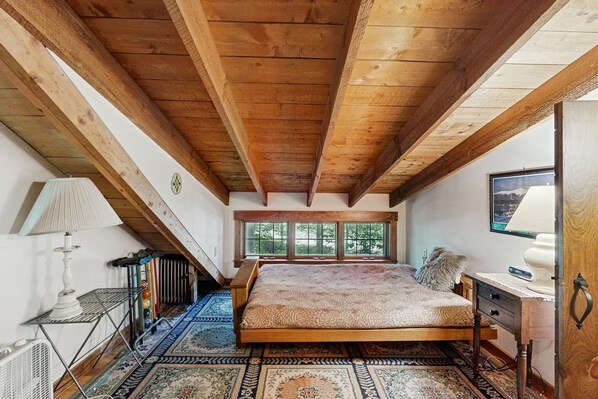 3 habitaciones, tabla de planchar con plancha, internet y ropa de cama 