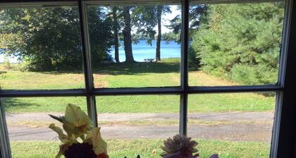 Loma kaunis järvi Maine Kätevä sijainti rannikolle Maine.