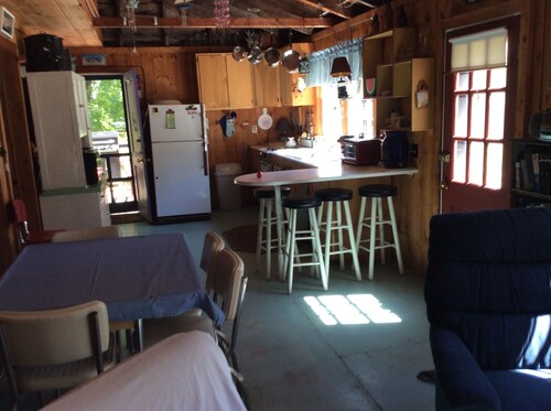 Vacaciones en un hermoso lago en Maine Conveniente ubicación a la costa de Maine.