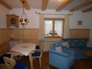 Dining - Apartment 1st floor left - Guesthouse Johanna (Bad Wiessee)