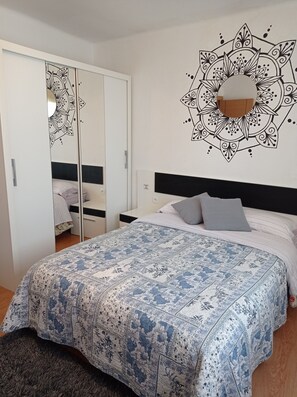 2 bedrooms, iron/ironing board, WiFi, bed sheets - Beautiful apartment close beach. Sea (Blanes)