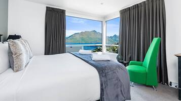 3 bedrooms, desk, iron/ironing board, free WiFi
