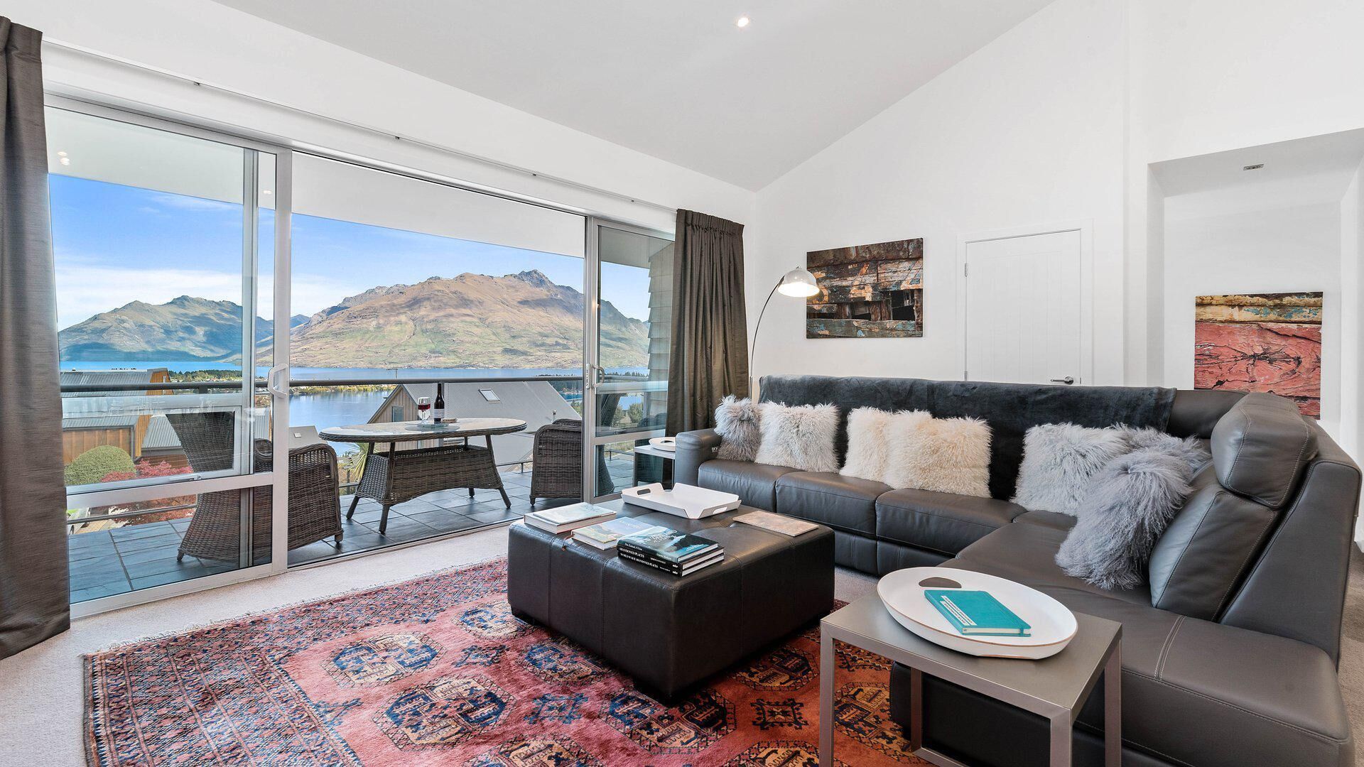 TV, peis og DVD-spiller