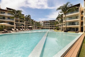 Pool - 2 Bedroom Ocean View condo at The Elements by BRIC (Playa del Carmen)