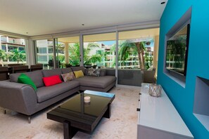 TV - 2 Bedroom Ocean View condo at The Elements by BRIC (Playa del Carmen)