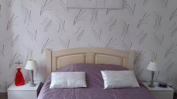 1 chambre, fer et planche Ă repasser, draps fournis