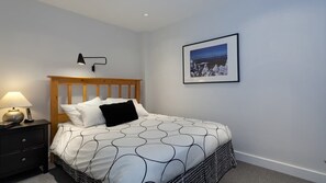 3 chambres, fer et planche à repasser, Wi-Fi, literie fournie