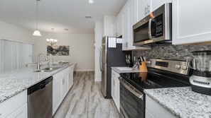 House | Private kitchen | Fridge, microwave, oven, stovetop