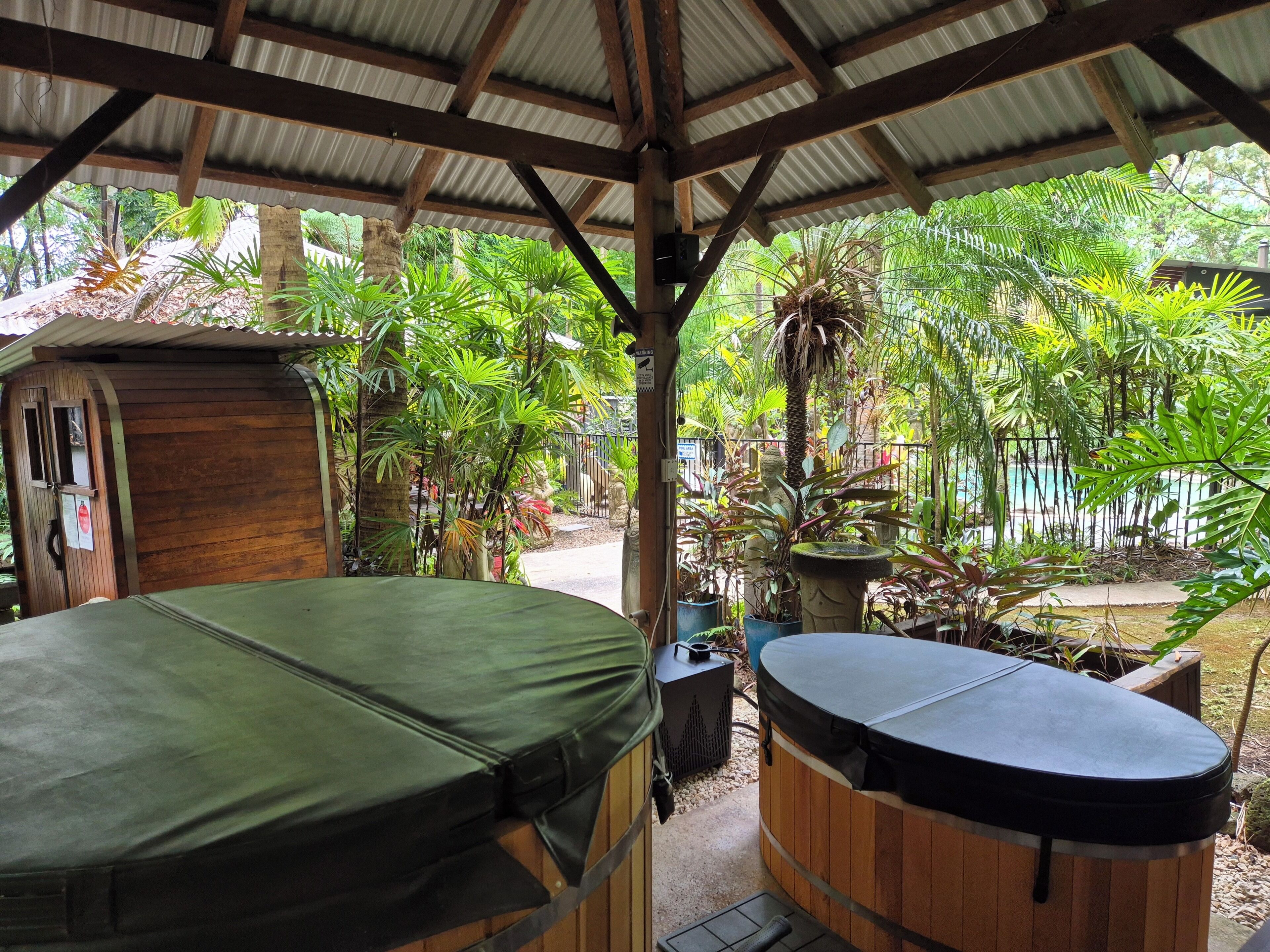 Outdoor spa tub