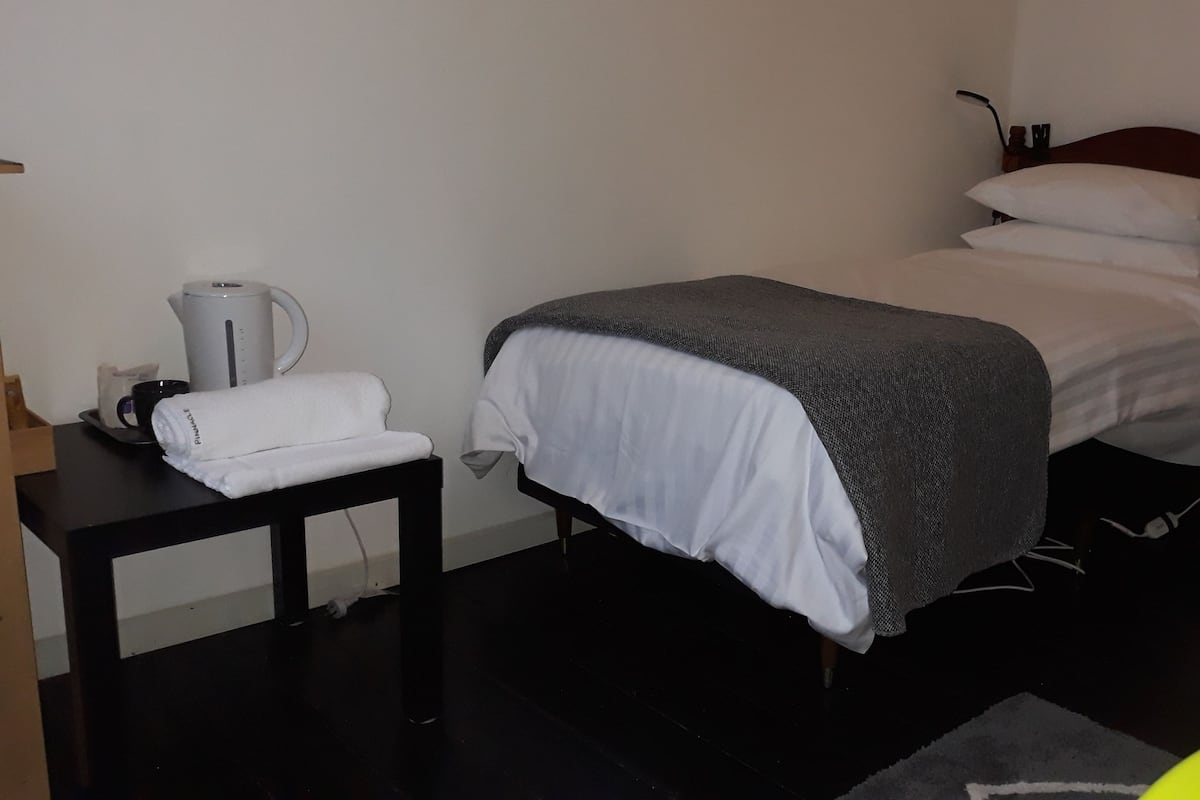 Single Room (Room 7) | Iron/ironing board (on request), individually decorated