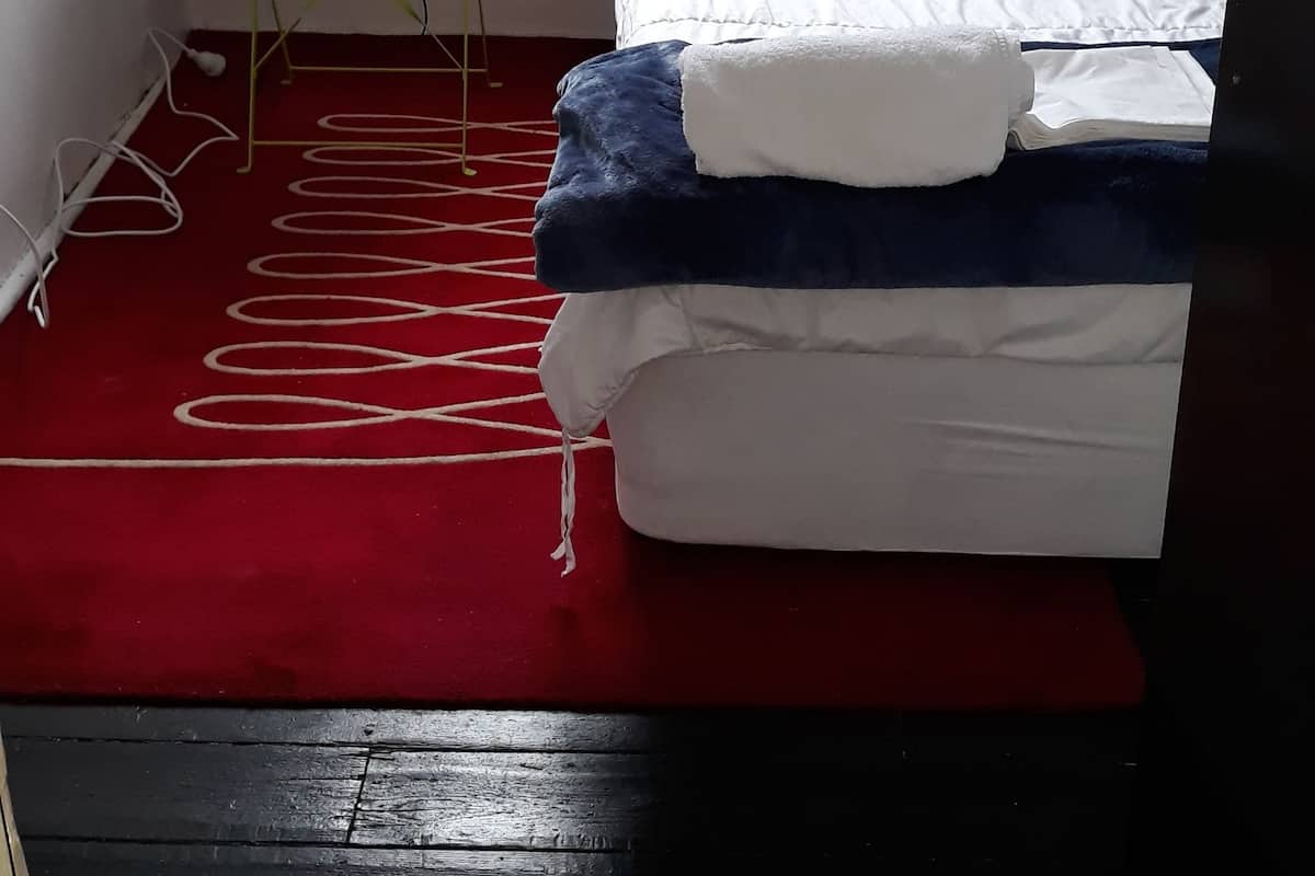 Single Room (Room 3) | Iron/ironing board (on request), individually decorated