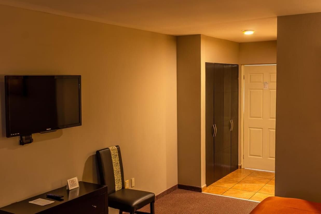 1 bedroom, desk, laptop workspace, blackout curtains