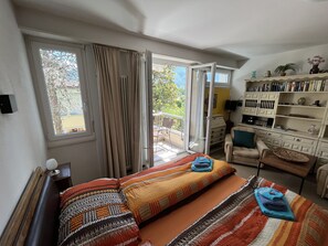 Iron/ironing board, free WiFi, bed sheets, wheelchair access