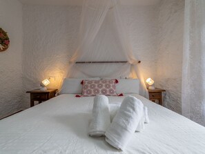 8 chambres, coffres-forts dans les chambres, fer et planche à repasser