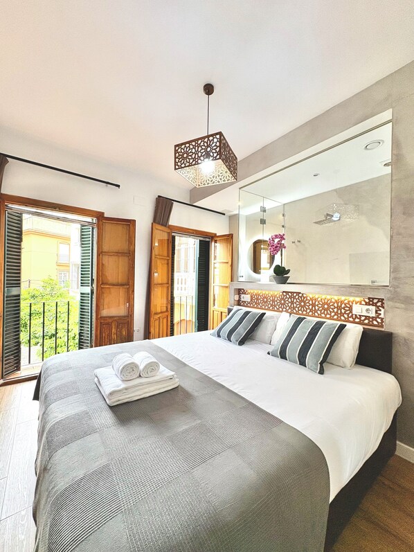 5 bedrooms, in-room safe, desk, iron/ironing board