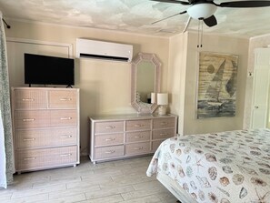 1 habitación, tabla de planchar con plancha, wifi gratis y ropa de cama