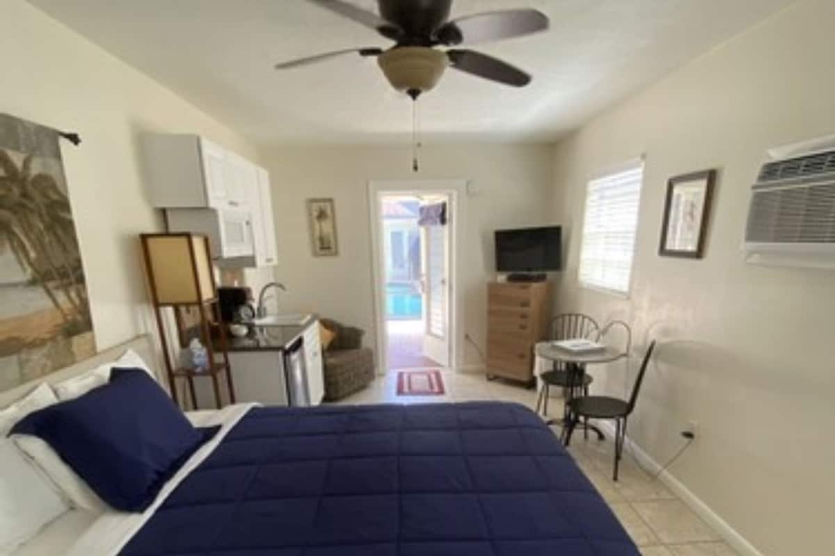 Villa económica | Tabla de planchar con plancha, wifi gratis y ropa de cama 