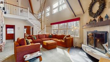 TV, fireplace, DVD player, books