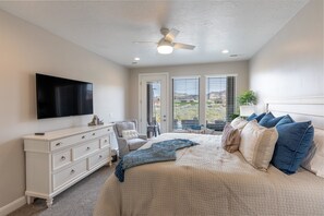 Townhome, Multiple Beds (Grand View Getaway) | 4 bedrooms, free WiFi, bed sheets - Grand View Getaway (St. George)