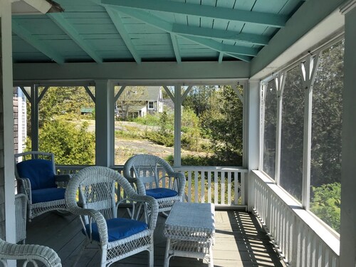 The Binnery: A cozy cottage on the coast of Maine