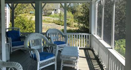 The Binnery: A cozy cottage on the coast of Maine