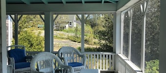 The Binnery: A cozy cottage on the coast of Maine