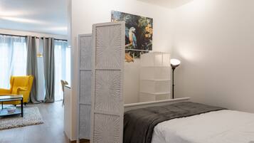 Deluxe Apartment | 1 bedroom, individually decorated, individually furnished, desk