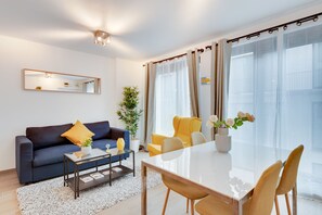 Apartemen Deluks | Area keluarga | TV layar datar