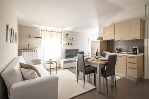 TV - L'Angelica Holiday Home (Desenzano del Garda)