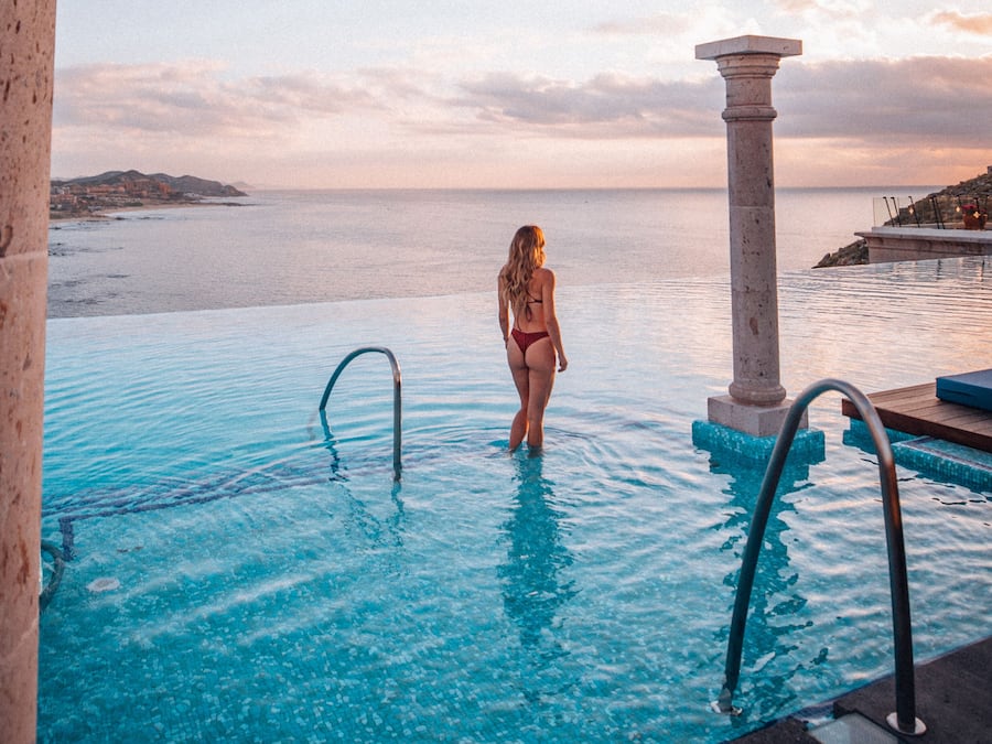 Piscina coberta, 2 piscines a l'aire lliure i cabanes gratuïtes