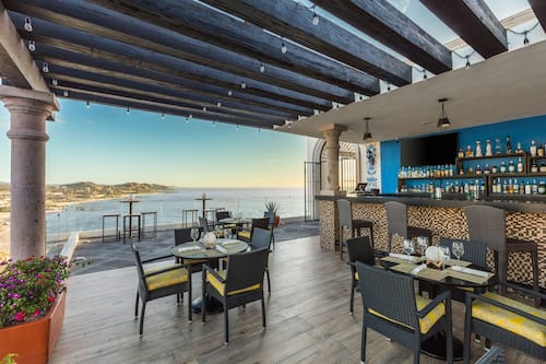 Poolside bar
