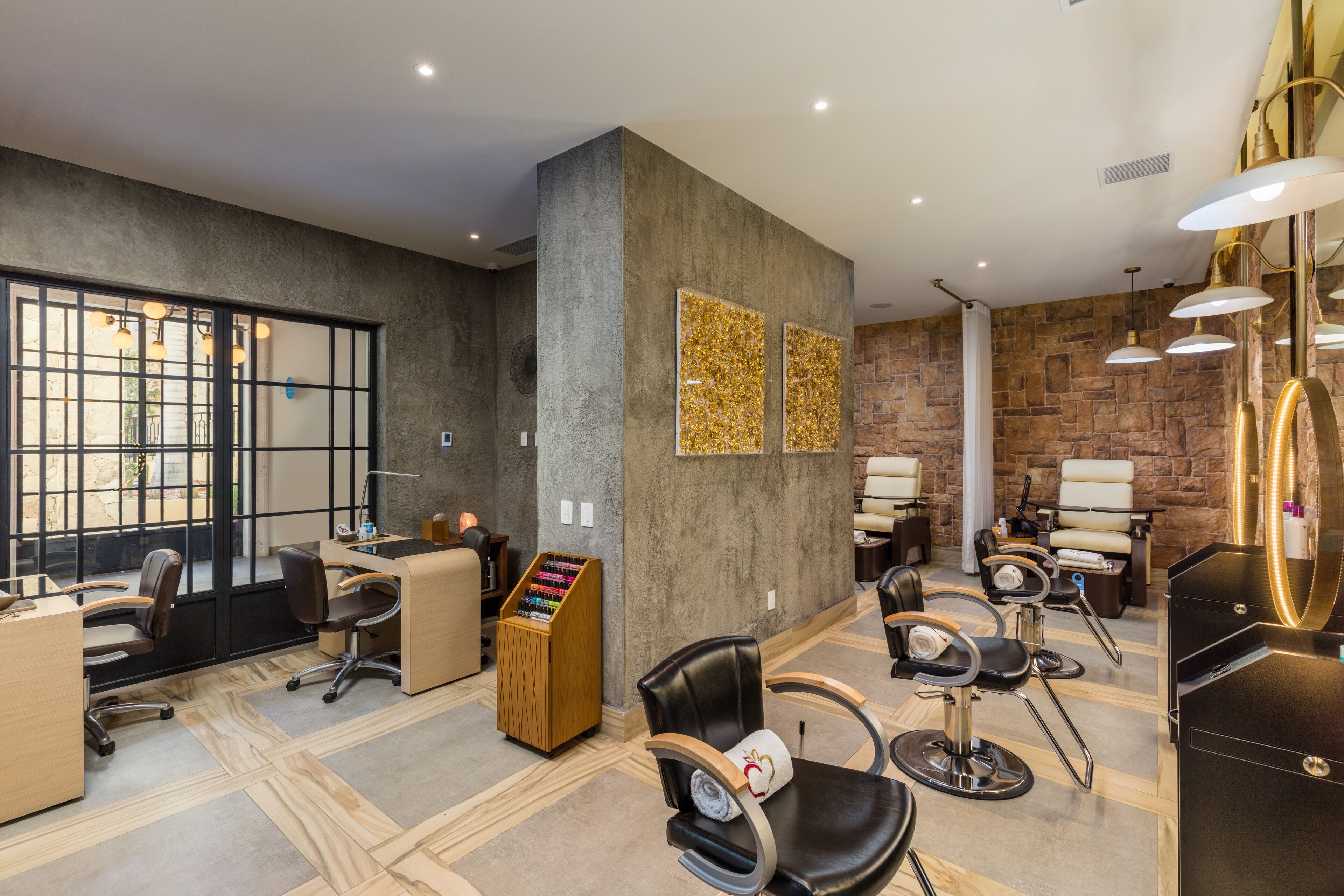 couples treatment room(s), sauna, hot tub, steam room, body treatments