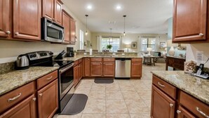 Private kitchen - 5BR Pool Home In ChampionsGate (Davenport)