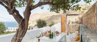 NOTOS WELL Studio-House