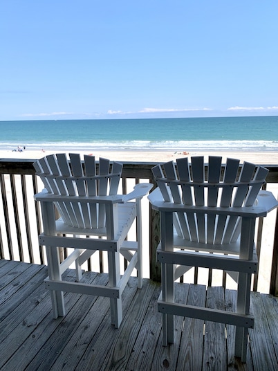 Oceanfront Condo Queen’s Grant - WiFi, Pool, Boat Ramp & Dock