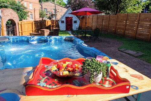 Hot tub, Highlands-Restaurant Row Churchill Downs, Zoo, Bellarmine, Downtown