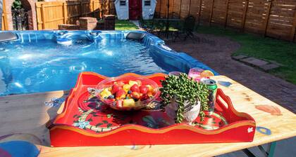 Hot tub, Highlands-Restaurant Row Churchill Downs, Zoo, Bellarmine, Downtown