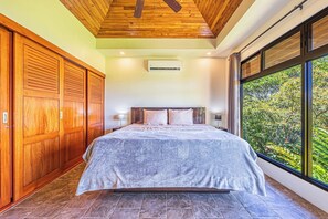 3 bedrooms, in-room safe, desk, iron/ironing board - Don Pedro-Perfect for Couples & Families, Onsite Staff. (Savegre de Aguirre)