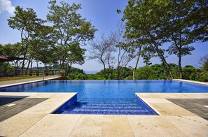 Outdoor pool - Don Pedro-Perfect for Couples & Families, Onsite Staff. (Savegre de Aguirre)