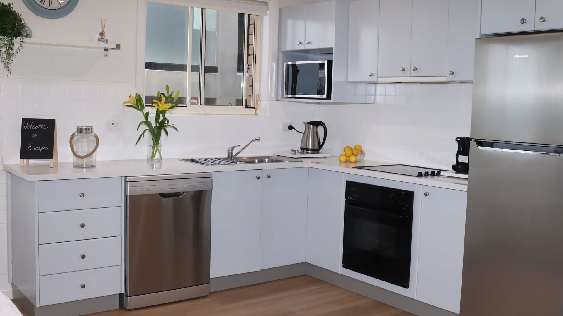 冷蔵庫、電子レンジ、オーブン、食器洗い機