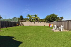 Property grounds - Noraville Summer House (Noraville)