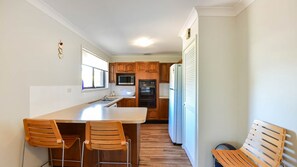 Kühlschrank, Ofen, Herdplatte, Toaster